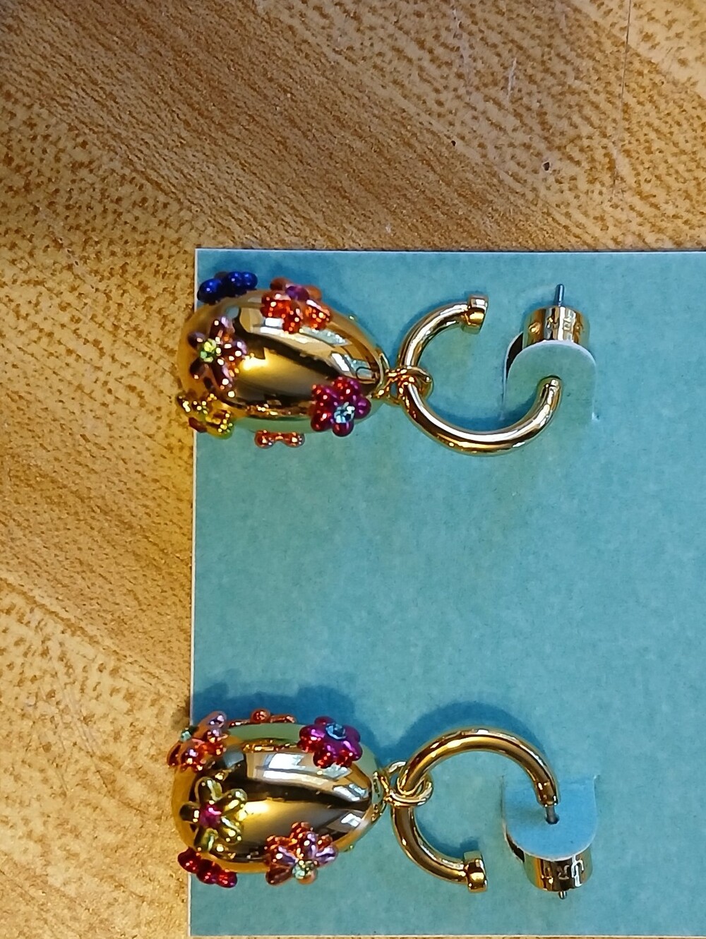 Kurt Geiger NWT Gold Chunk W/Floral Embelishments Earrings & Dustbag - Picture 4 of 5